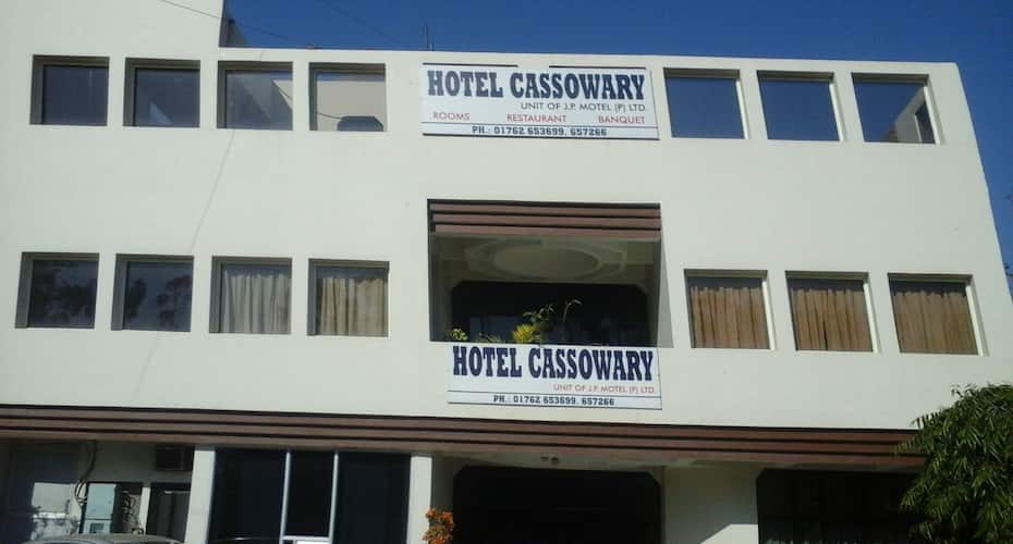 Cassowary Hotel, Dera Bassi 1